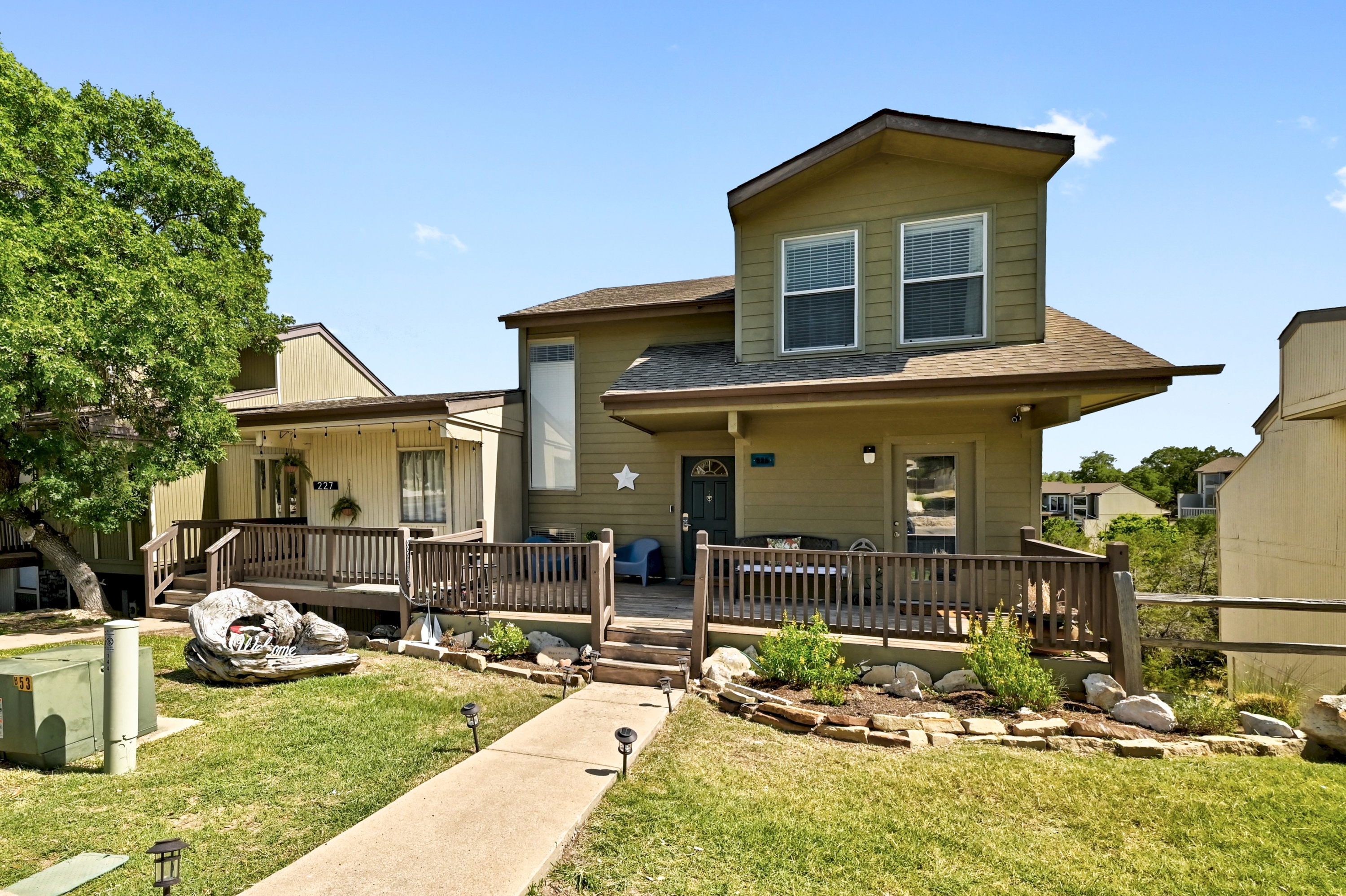 225 Comanche Lane - 1